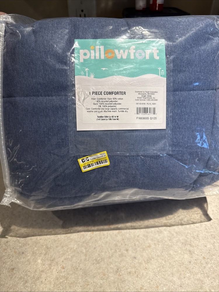 Pillowfort Toddler Comforter