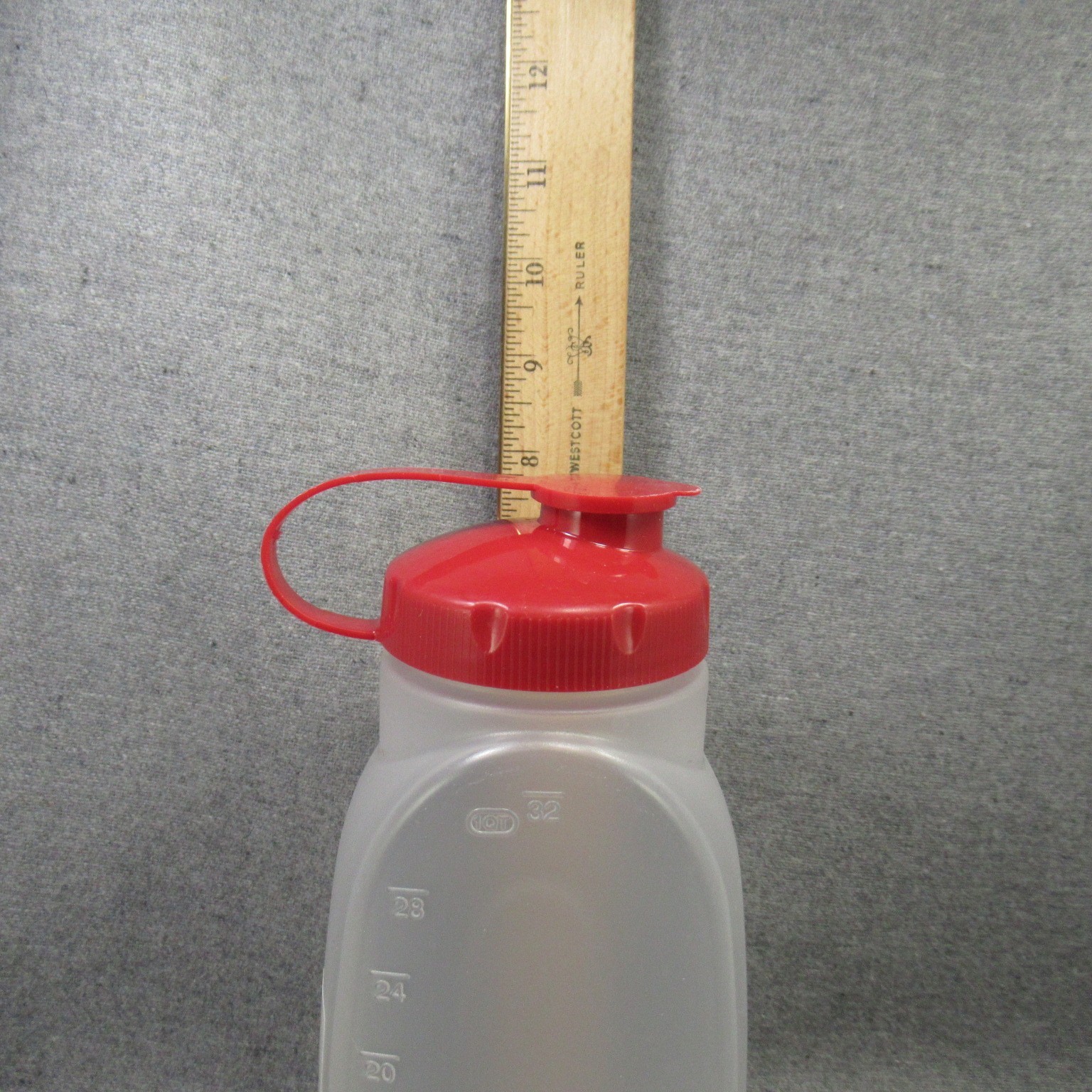 Rubbermaid 1 Qt 32 Oz Mixermate Water Bottle Container Pitcher Red USA 3091