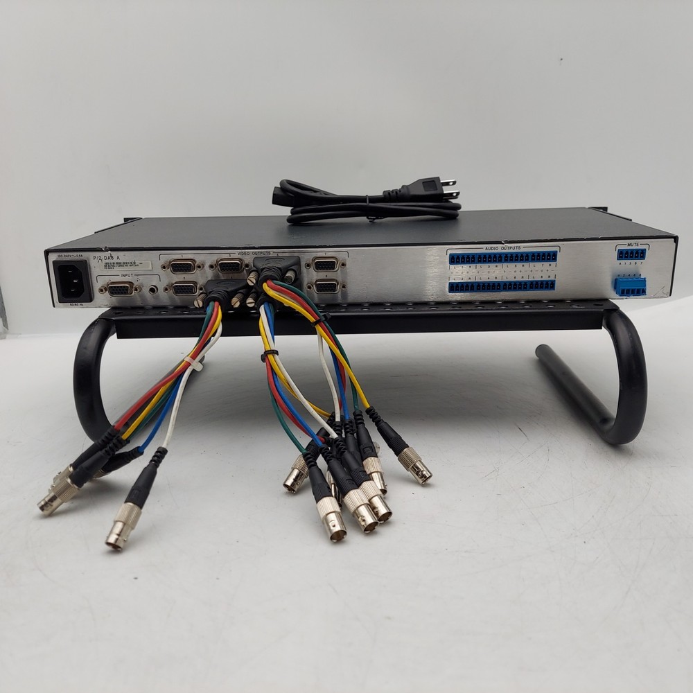 EXTRON P/2 DA8 SERIES 1x8 DISTRIBUTION AMPLIFER