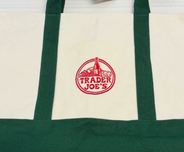 Trader Joe’s 2025 Xmas Green LARGE Canvas Bag, Off White, NEW, MISSING TAG