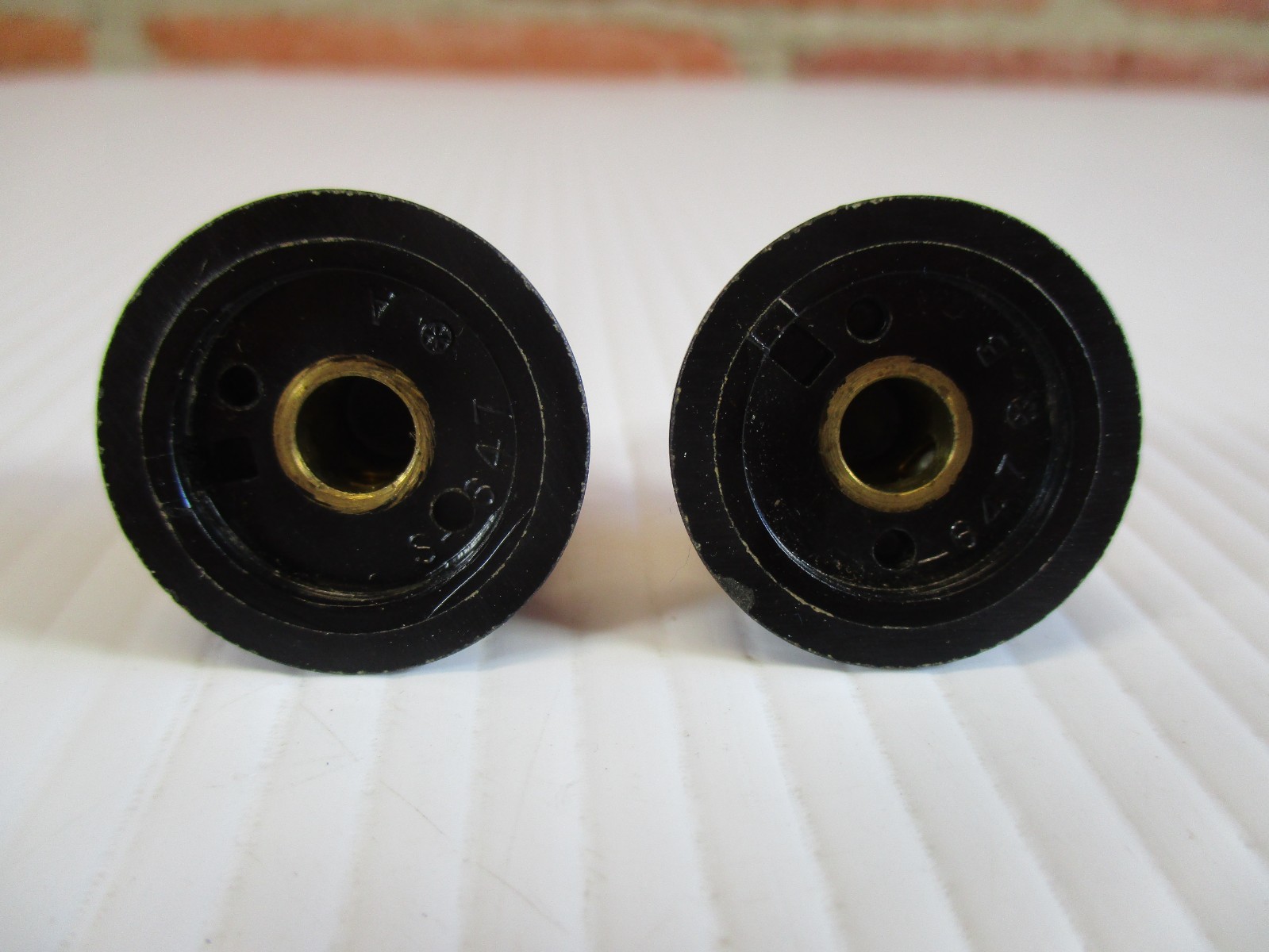 Black Knobs Sliver Centers Pair Guitar Amp Vintage Radio NOS Qty Av