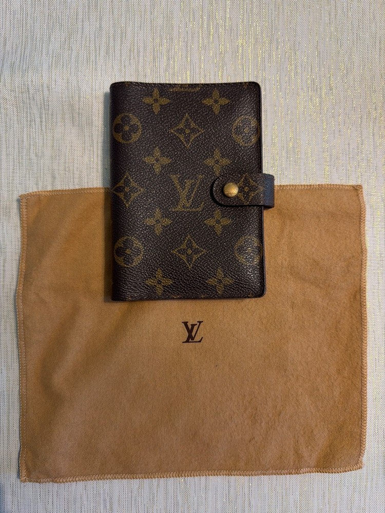 Louis Vuitton Monogram Agenda w/Dust Bag both Authentic