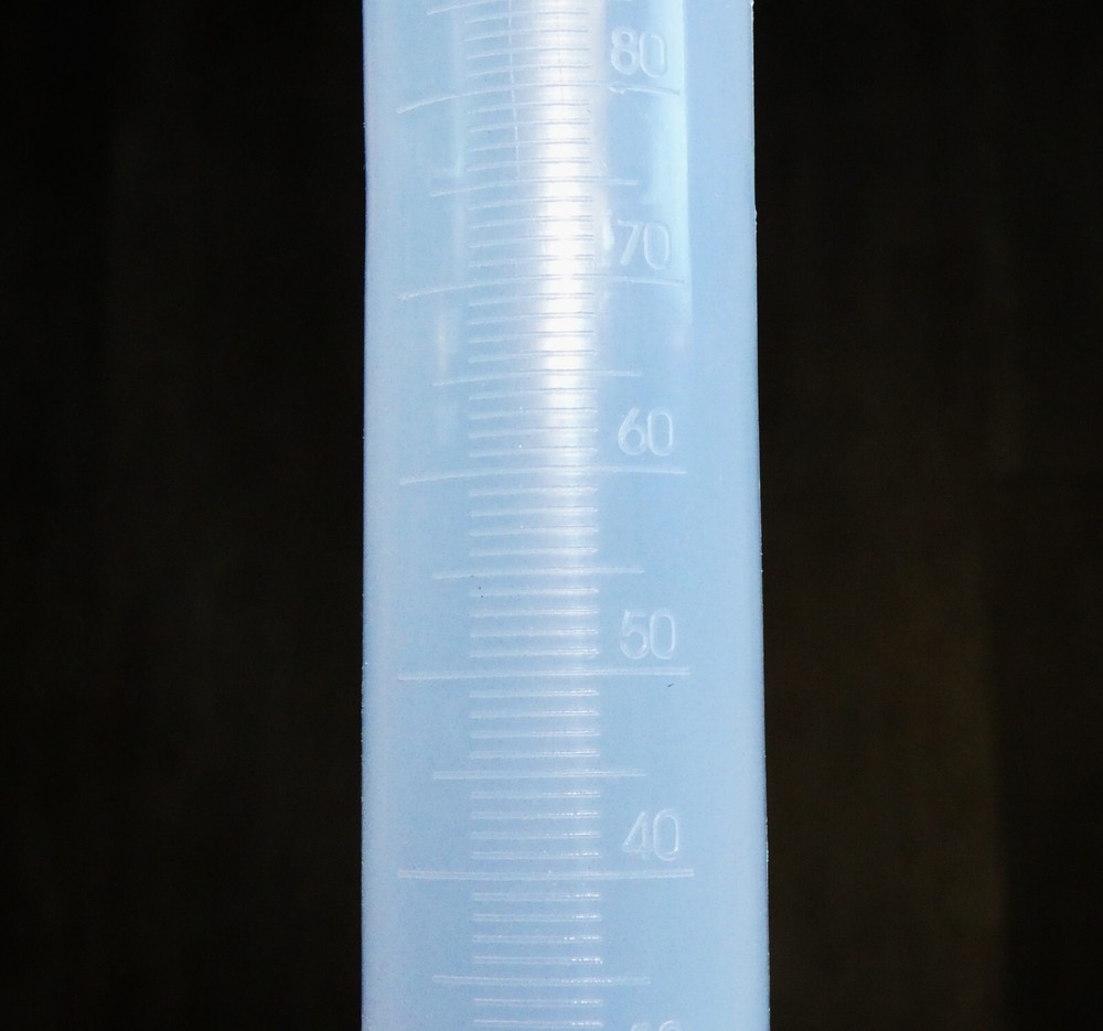 Plastic cylinder graduated 100 ml measuring cup New
