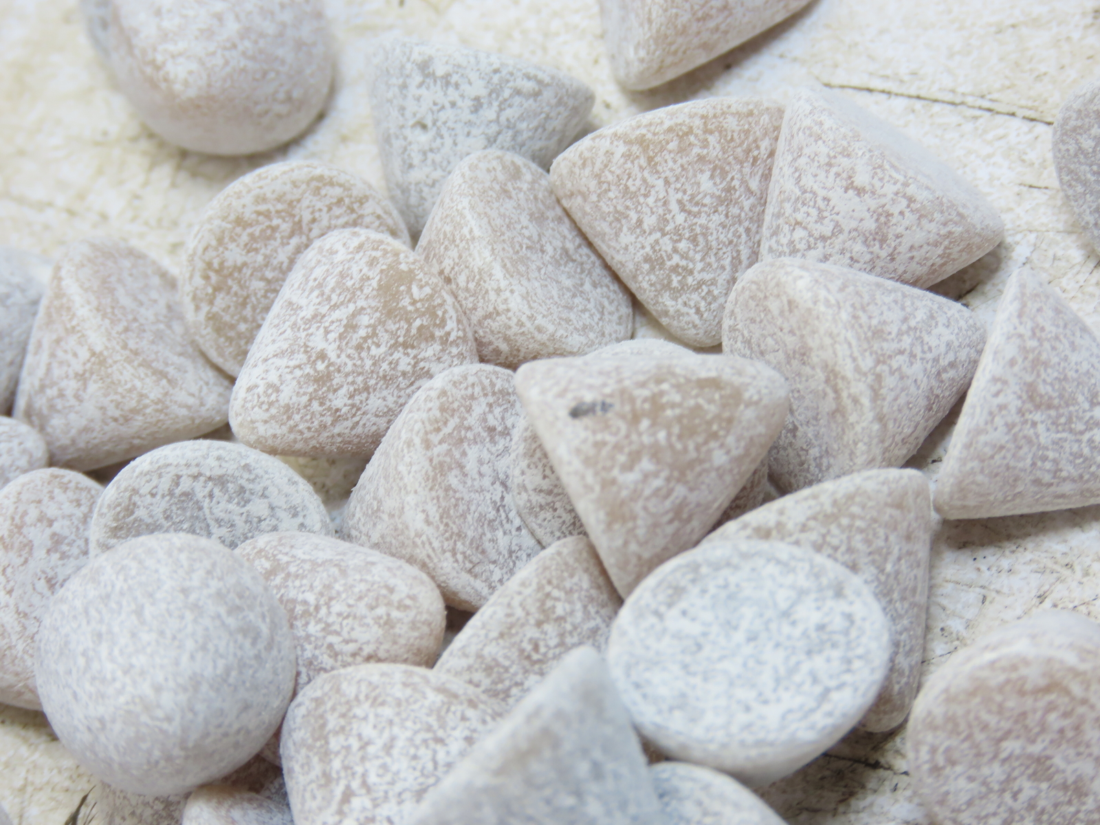 25LB Cu Ft Ceramic Tumbling Polishing Buffing Deburring Media Cone Shape