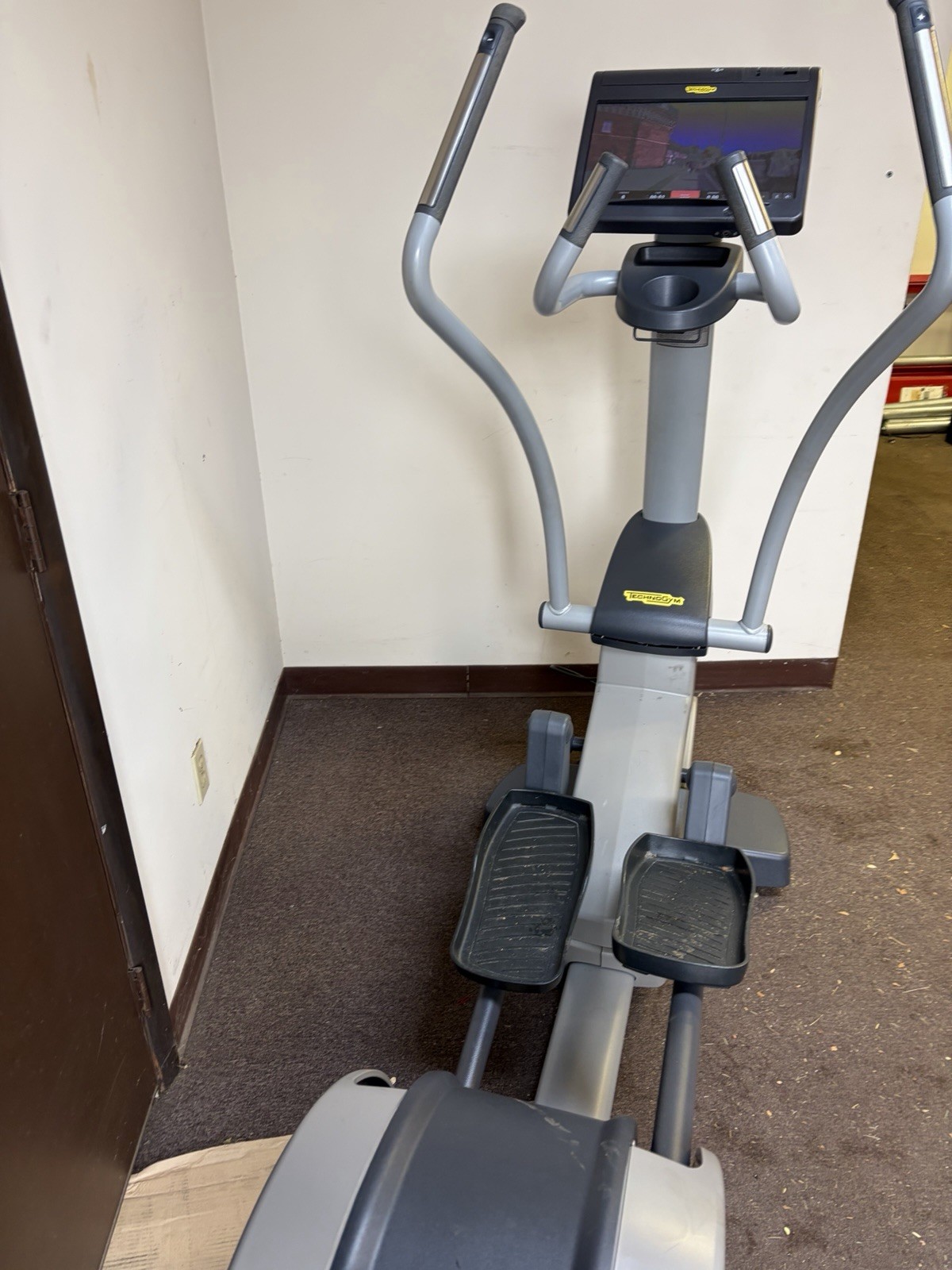 Technogym Elliptical Machine Touchscreen Console Commercial Programmable