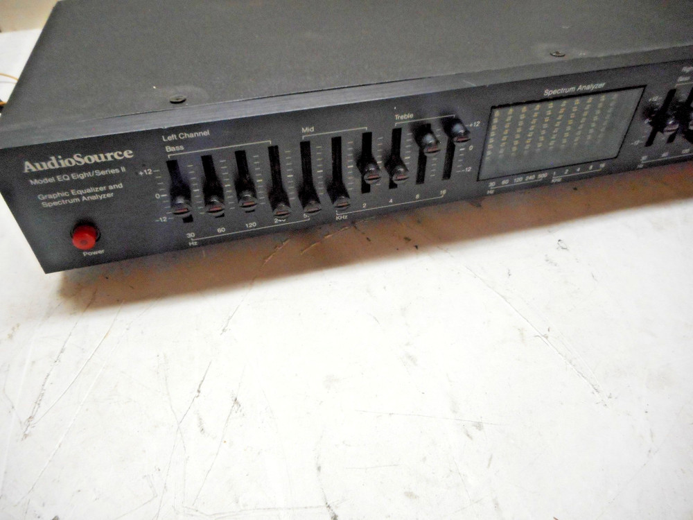 AUDIO SOURCE GRAPHIC EQUALIZER AND SPECTRUM ANALYZER MODEL EQ EIGHT SERIES II