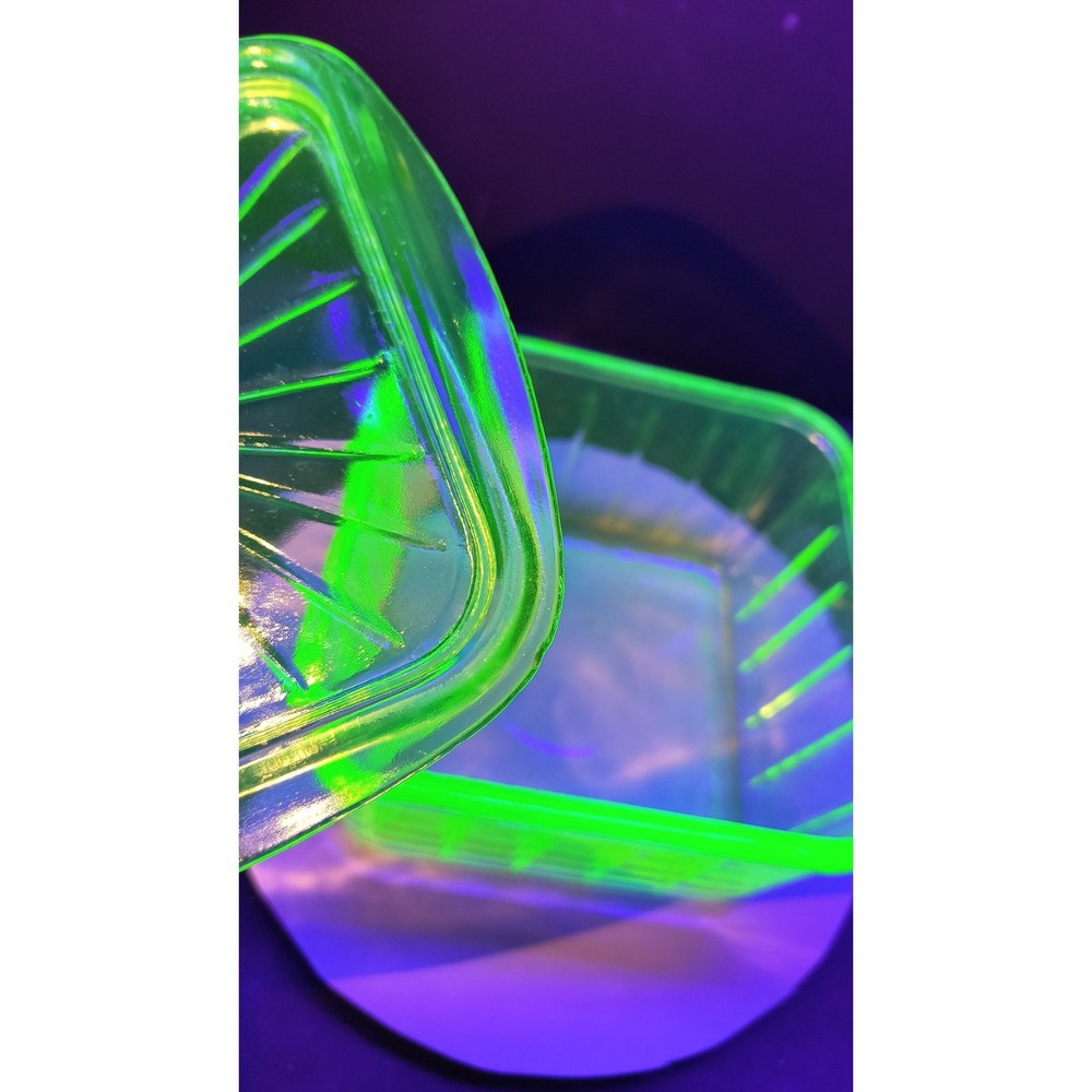 722. Fridge with Lid UV Reactive