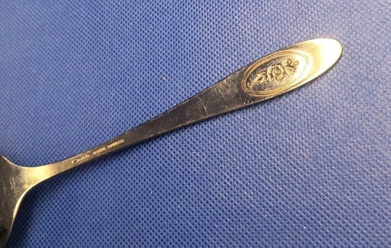 Oneida Deluxe POLONAISE pattern stainless pie server 8 1/2" -A-