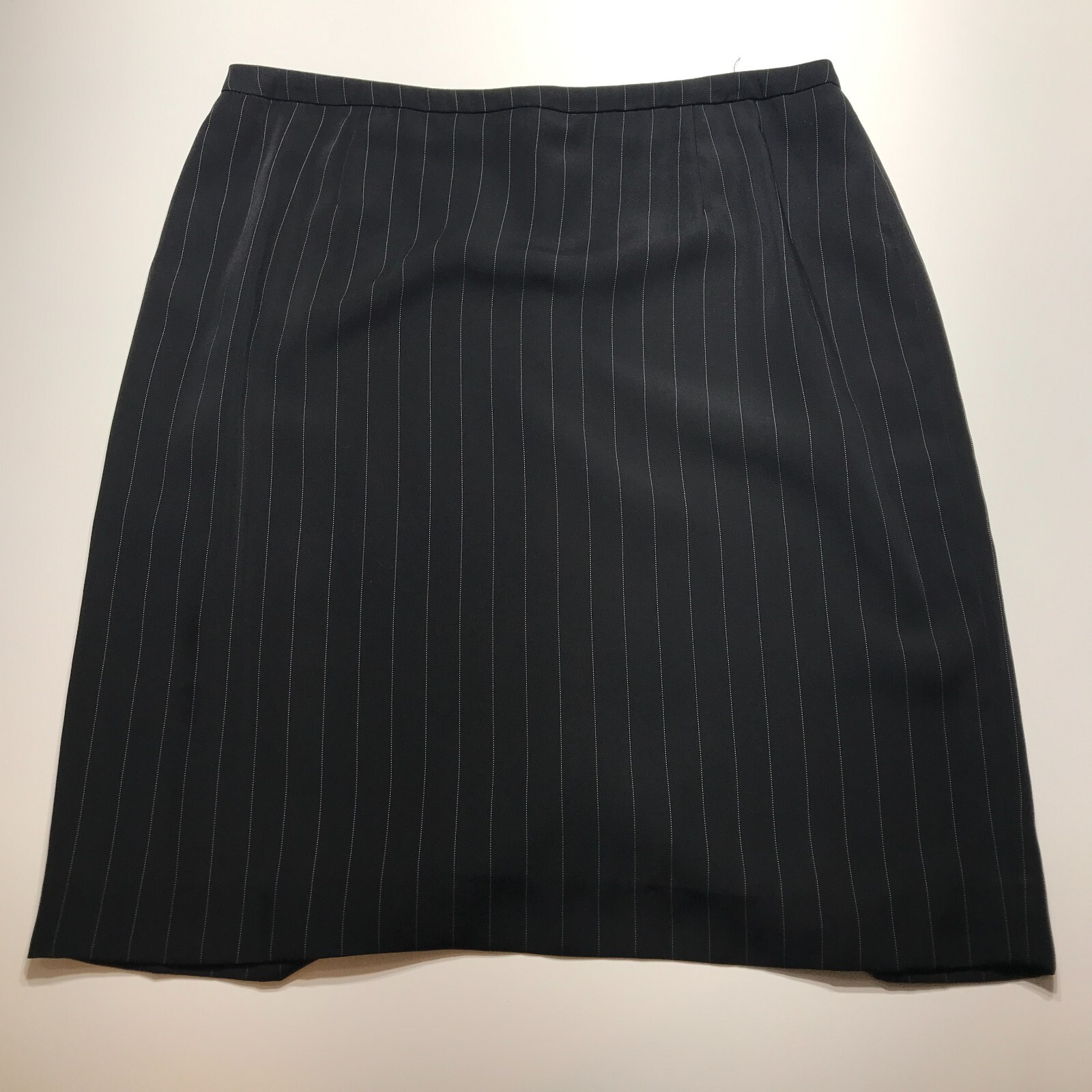 Jones New York Women Black Pinstripe Business Career Classic Modern Skirt Sz 14