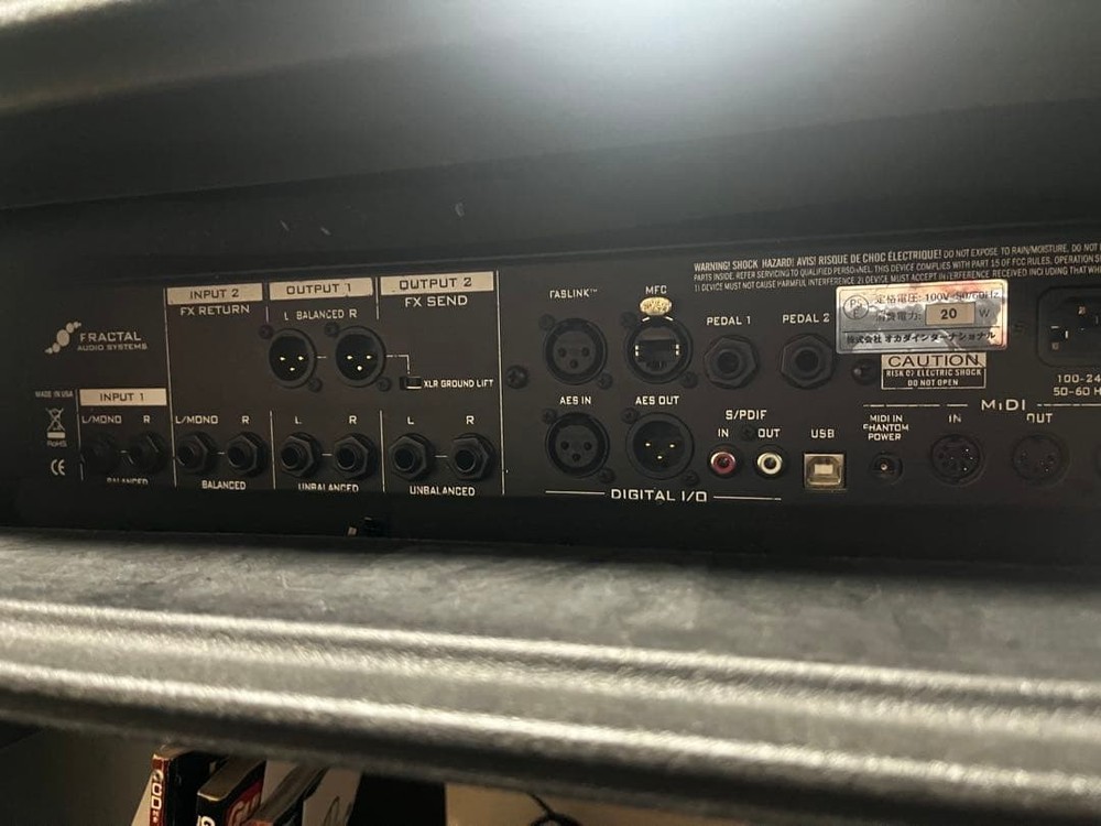 Fractal Audio Systems Axe-Fx II XL+ Preamp Effects Processor with SKB Case