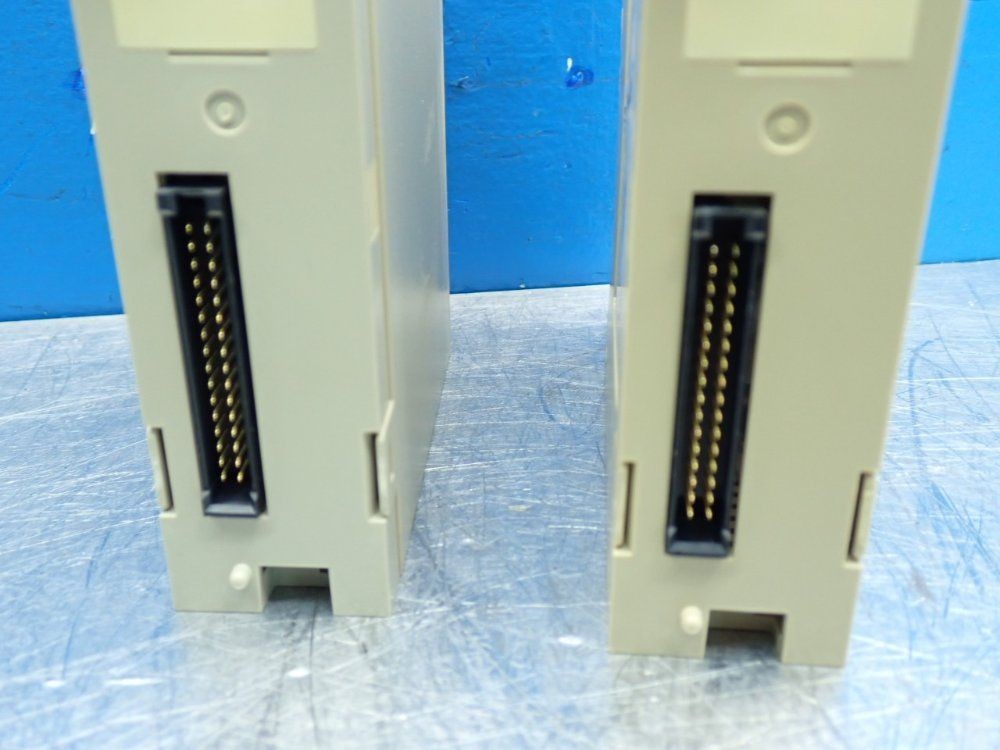 OMRON C200H-OD212 C200H-SERIES SYSMAC 16-POINT TRANSISTOR PLC OUTPUT MODULE,