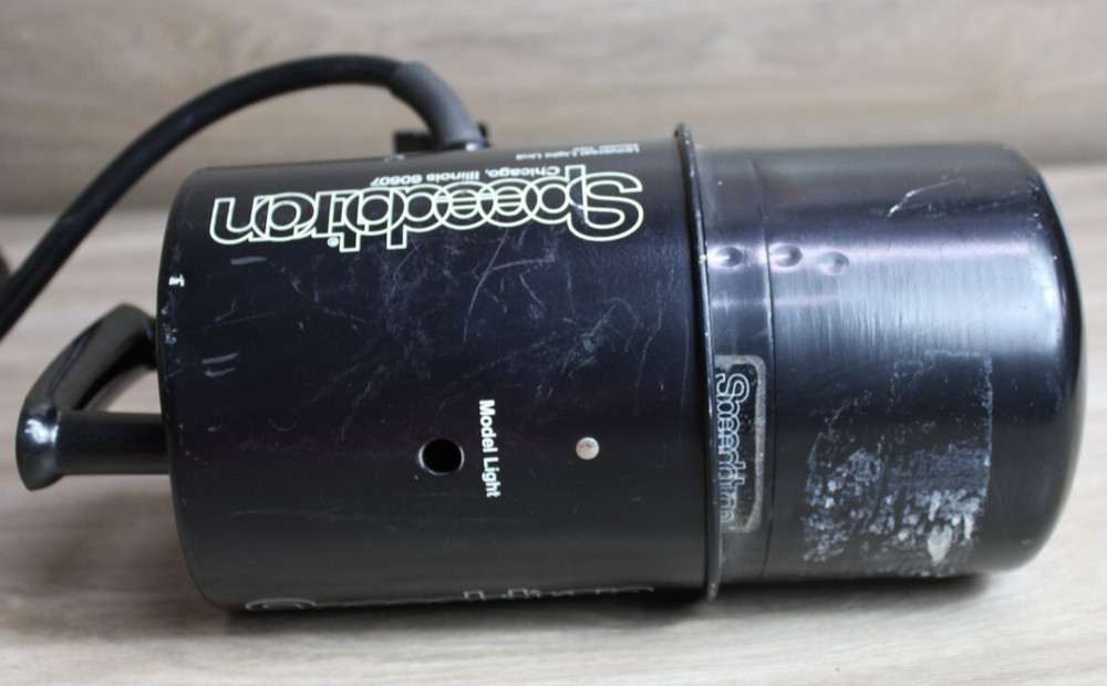 Speedotron Universal Light Unit Model 102 NO BULB