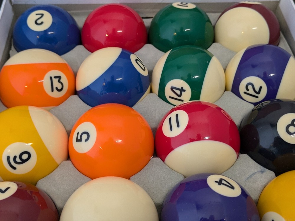 NEW Billiard Ball Set ACTION DELUXE