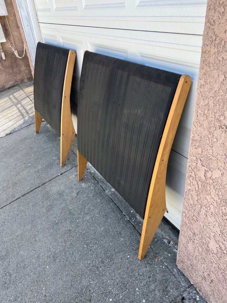 THE QUAD ELECTROSTATIC SPEAKERS