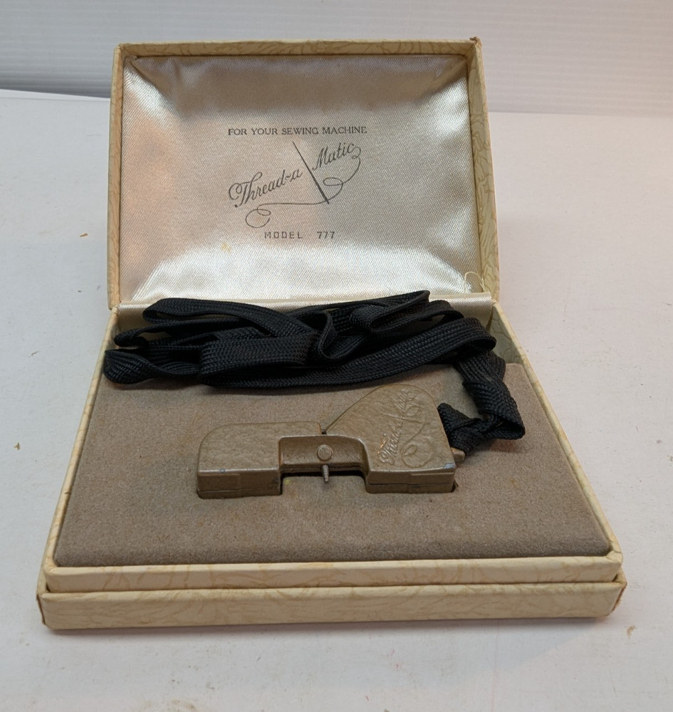 NELPIN Thread-a Matic Model Sewing Automatic Needle Threader with Box Vintage