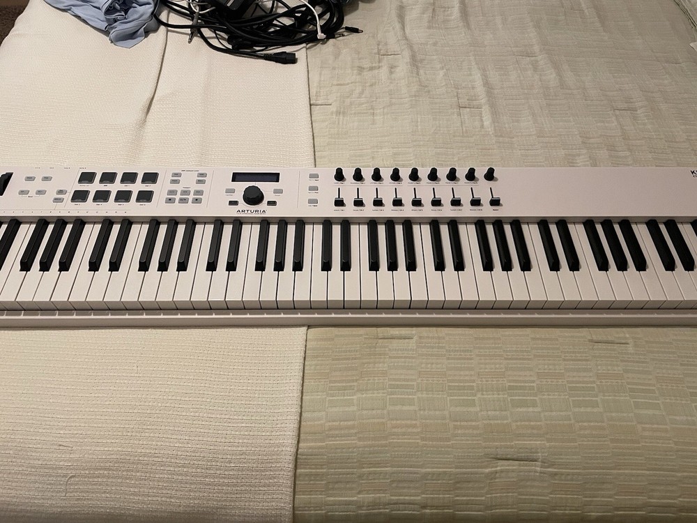 Arturia KeyLab Essential 88 88-key Keyboard Controller