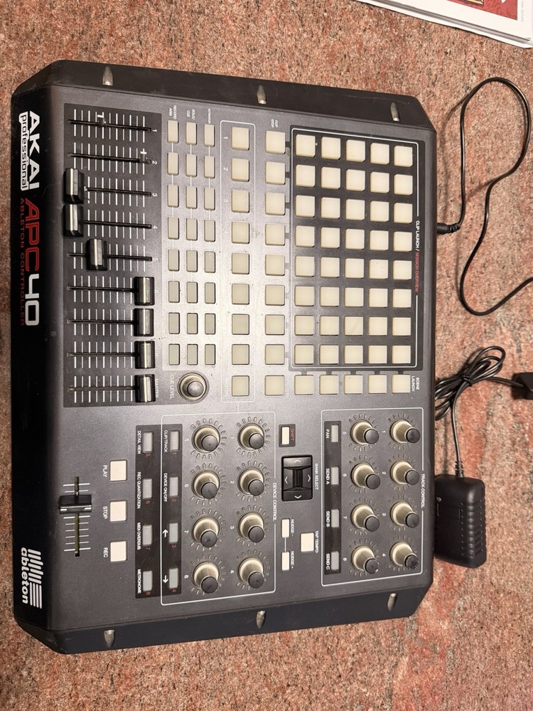 Akai Professional APC 40 Ableton Controller - Midi Mixer/Control Surface