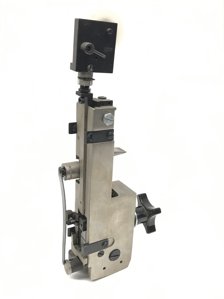 STITCHING HEAD 1/2 Cr, 25 RD WIRE, EASY THREAD (M2000) CAAA-2005W (pre-owned)