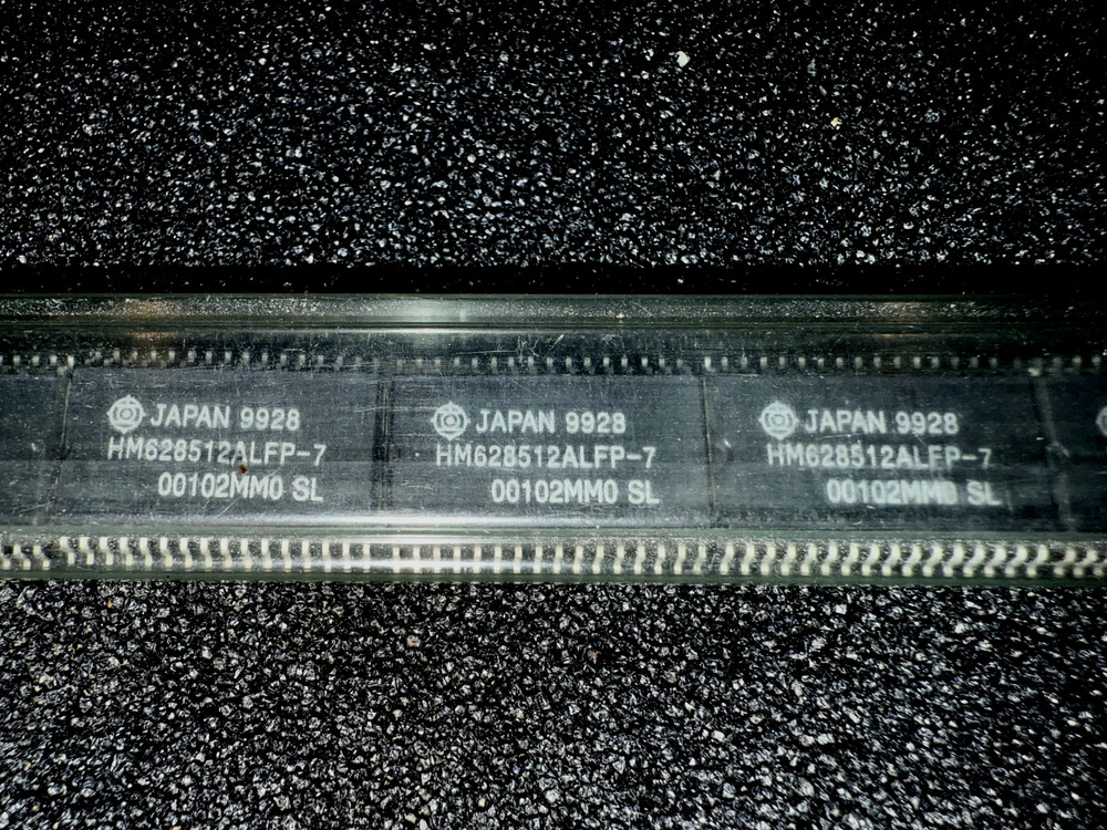 HM628512ALFP-7SL