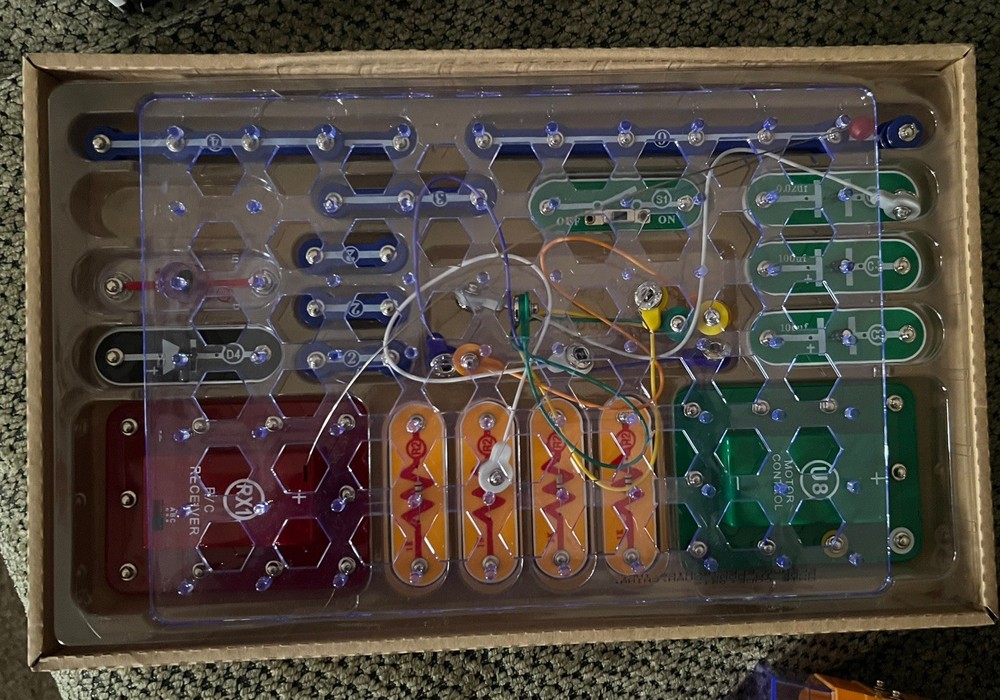 NWT Snap Circuits R/C Snap Rover Electronics Discovery Kit - NEW in box