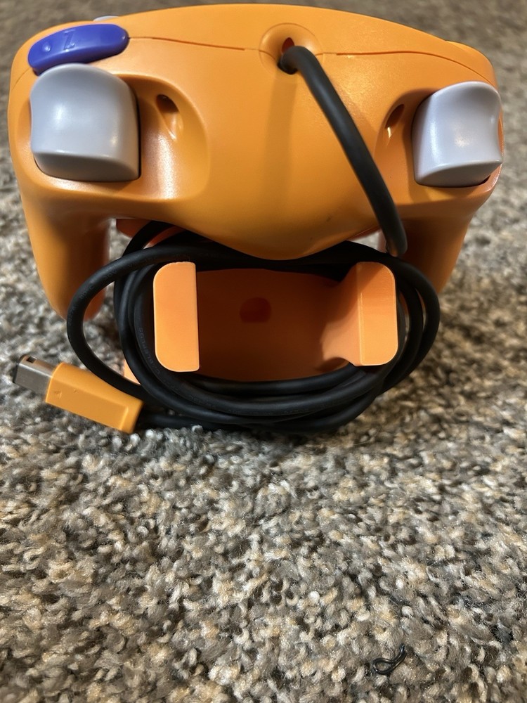 Nintendo GameCube Controller Stand with Engraved Logo 3D print