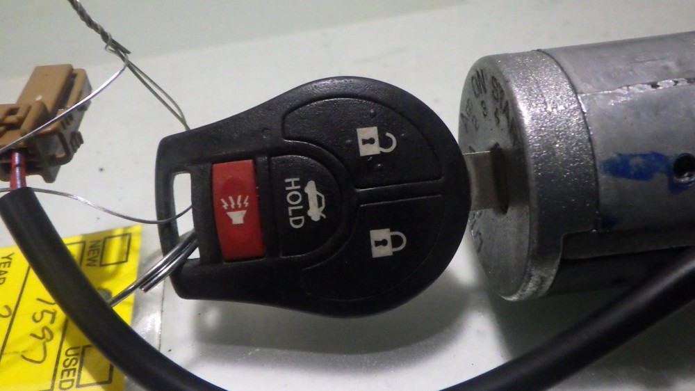 19 NISSAN VERSA Ignition W/Key