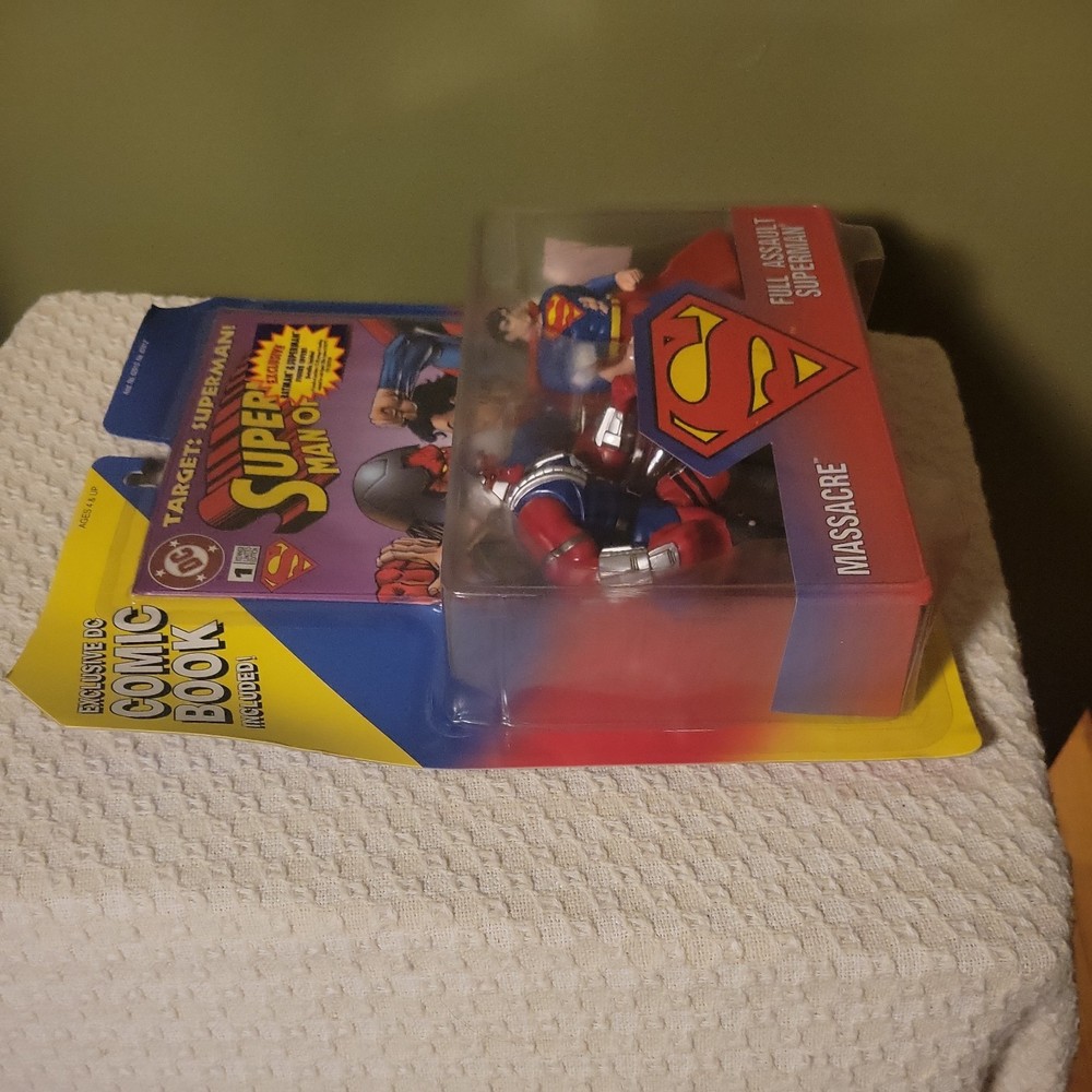 1995 Kenner Full Assault Superman vs Massacre Action Figure Set w/ comic NIB