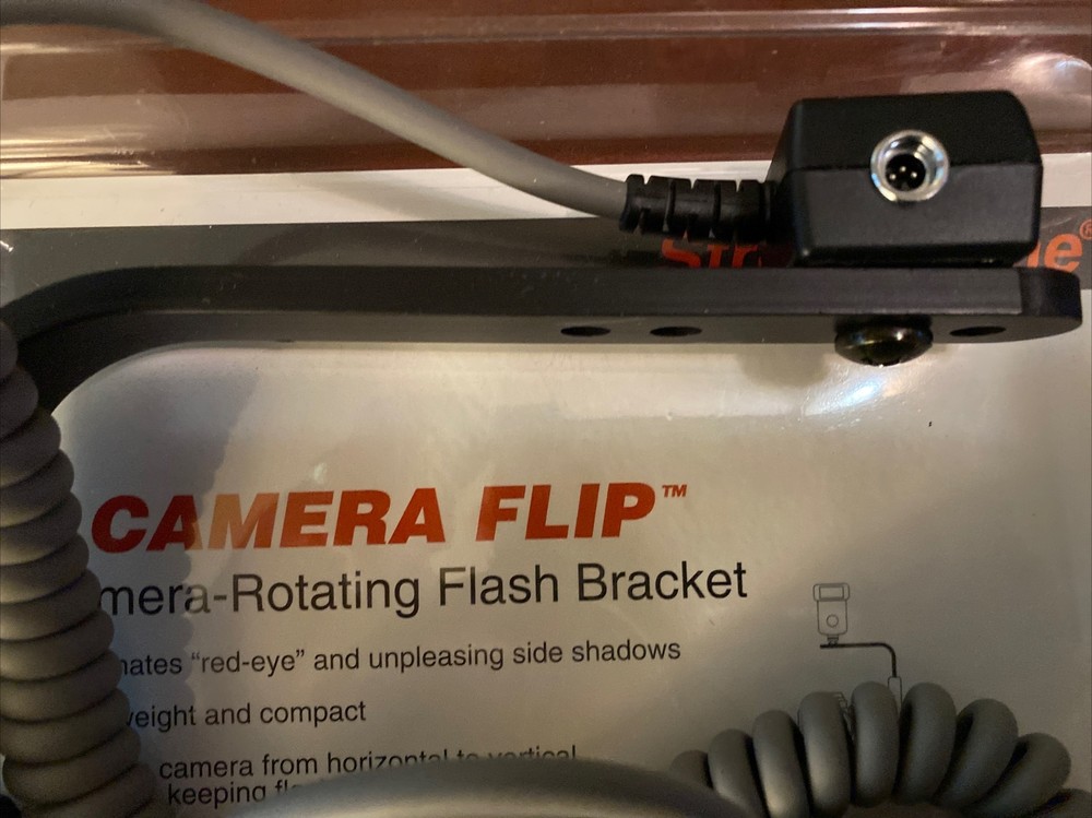 StroboFrame Camera Flip Rotating Flash Bracket 310-900 Plus Nikon SC-17 Cord