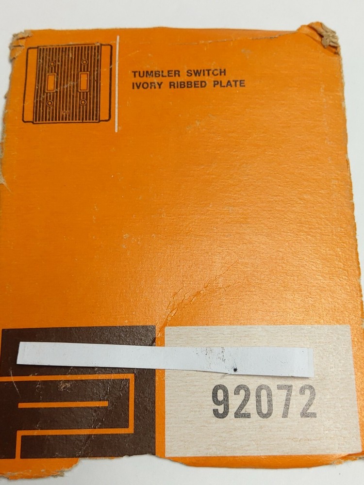 VINTAGE UNILINE BAKELITE TOGGLE WALL SWITCH PLATE (NOS)