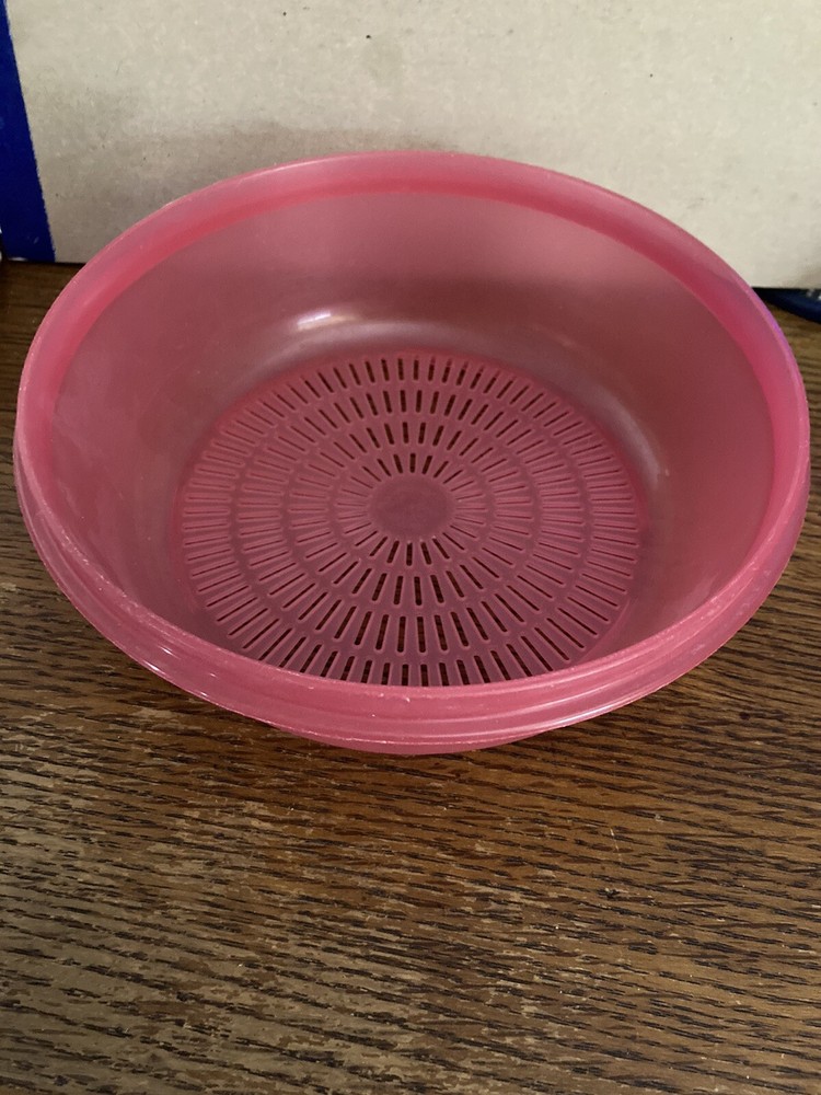 Tupperware pink mini steamer/strainer/colander 1830