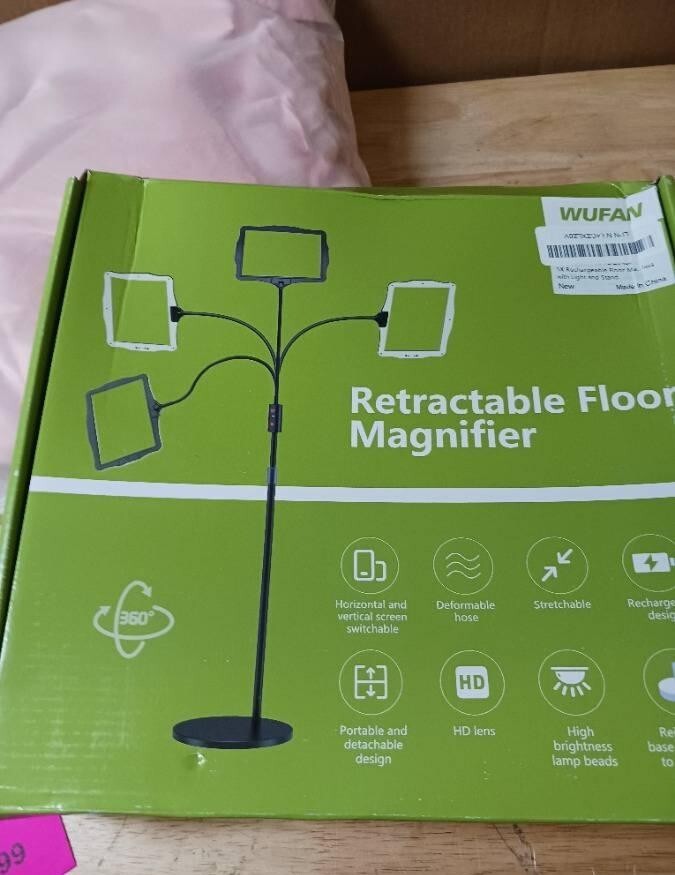 Retractable Floor Magnifier Open Box