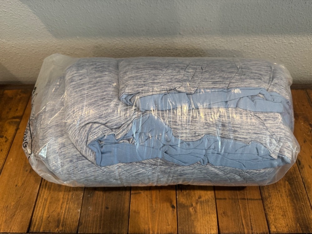 Arc-Cooling Technology KING Comforter - 90" x 108" - Reversible - Blue