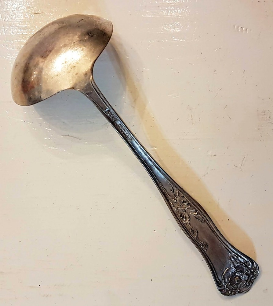 Atlas Silver Extra Plate Gravy Ladle 5 o'clock Floral Handle RARE Pattern