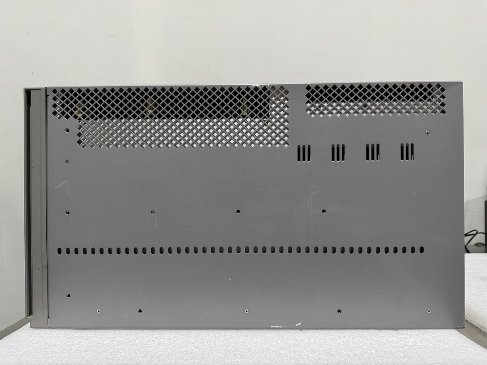 Agilent / Keysight E8404A C-Size VXI Mainframe, 13-Slot