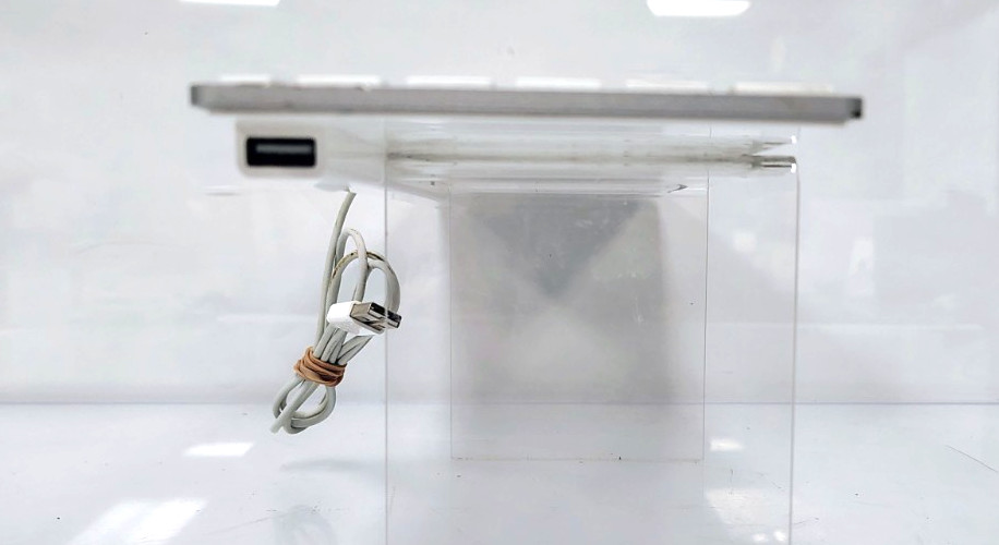 Apple A1243 Wired USB Keyboard Fully Functional