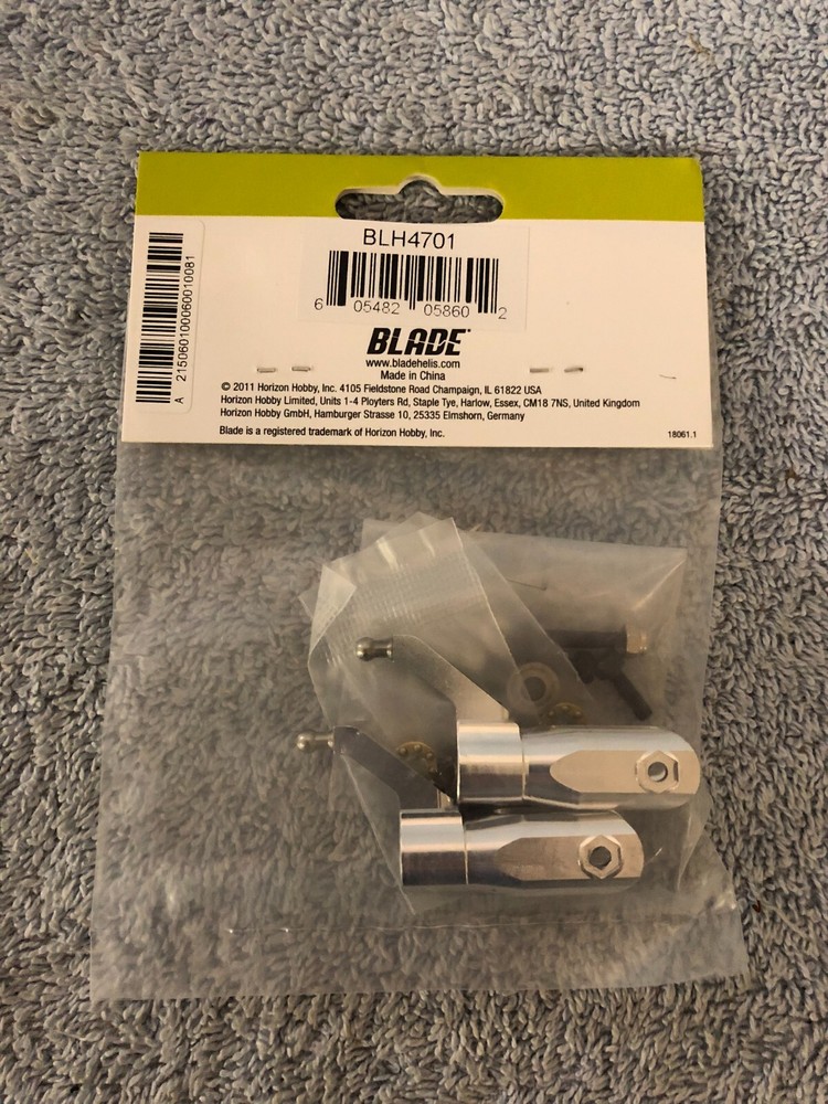 Blade 360 Flybarless Main Rotor Grip Set BLH4701