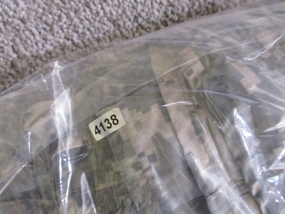 US Army Combat Jacket Mens Size Large