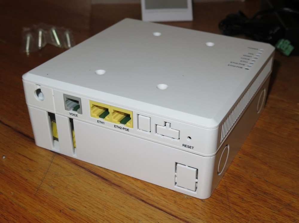 Corning 8293 Software-Defined Access Node SDAN GPON SFU ONT - 8200 Series