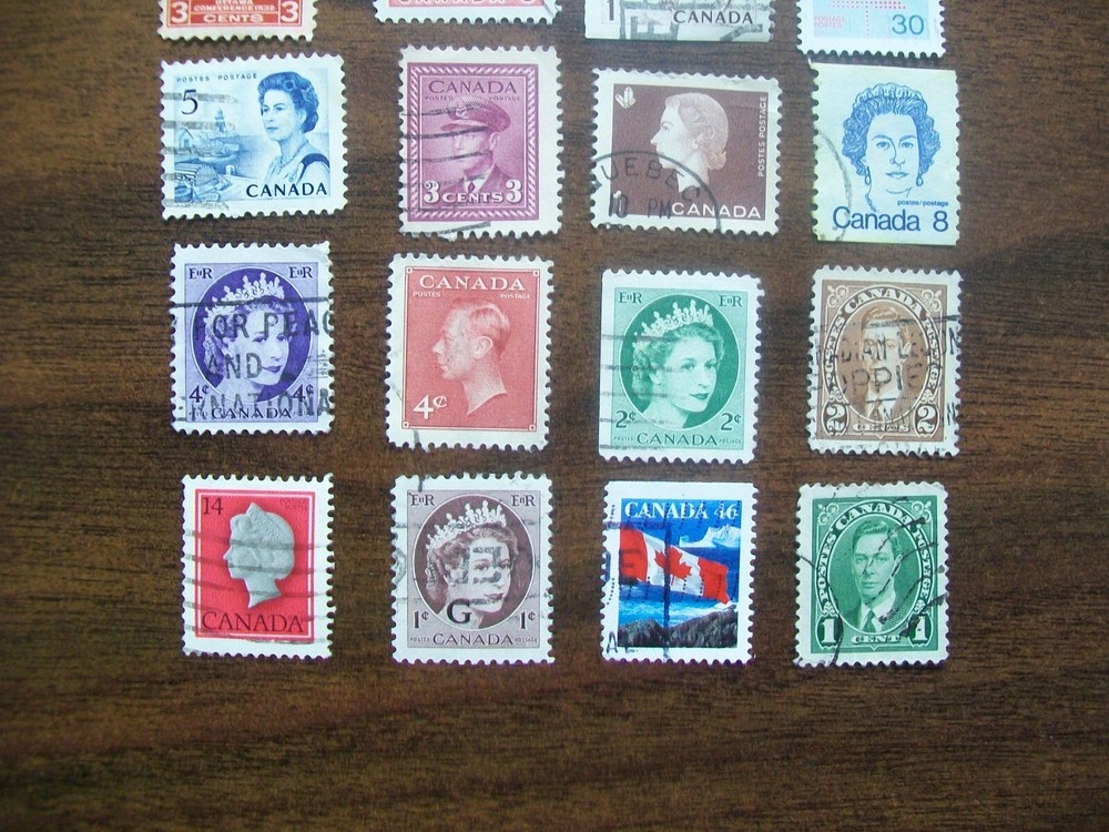 Canada Postage Stamps - Canada - Vintage - 20 Various Stamps (198)