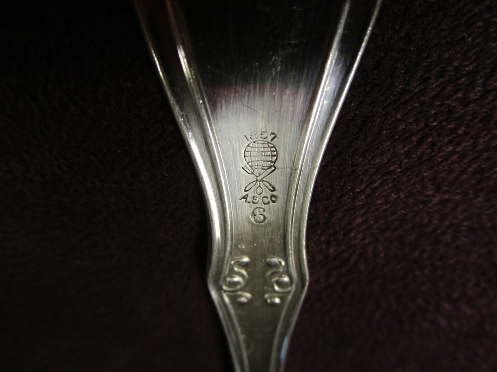 BERLIN 1889 Cold Meat Serving Fork Shell & Scroll Silverplate No Monogram