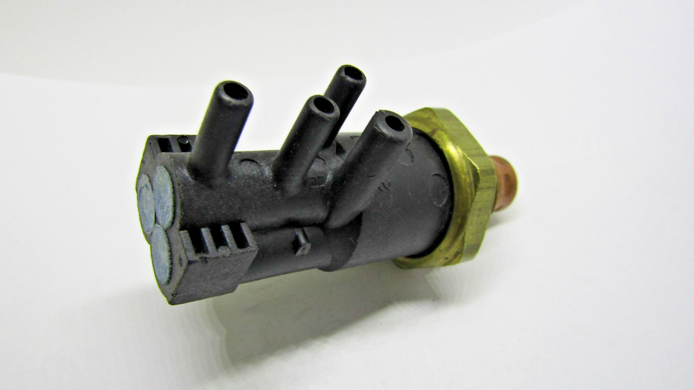 Ported Vacuum Switch Standard PVS111 NEW  VINTAGE