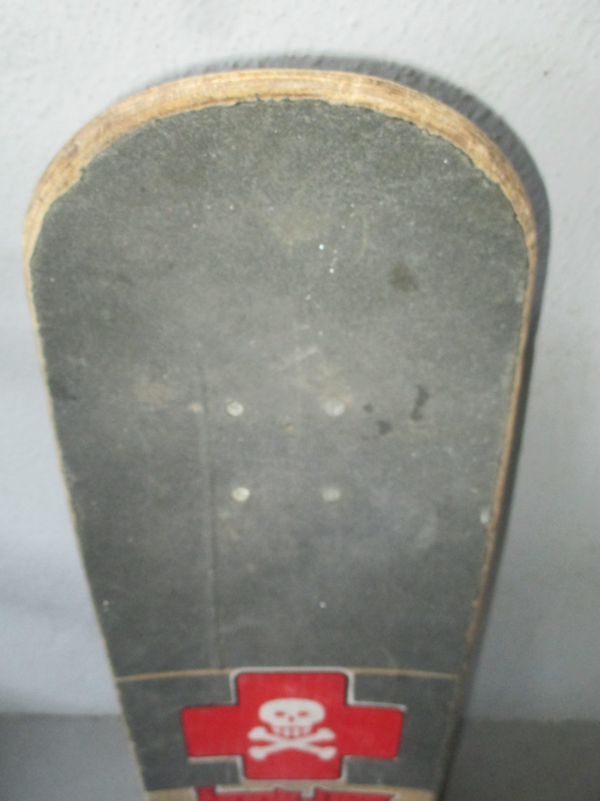 2000 HOOKUPS POISON TAKER ANIME MANGA WWF POISONTAKER COMPLETE SKATEBOARD