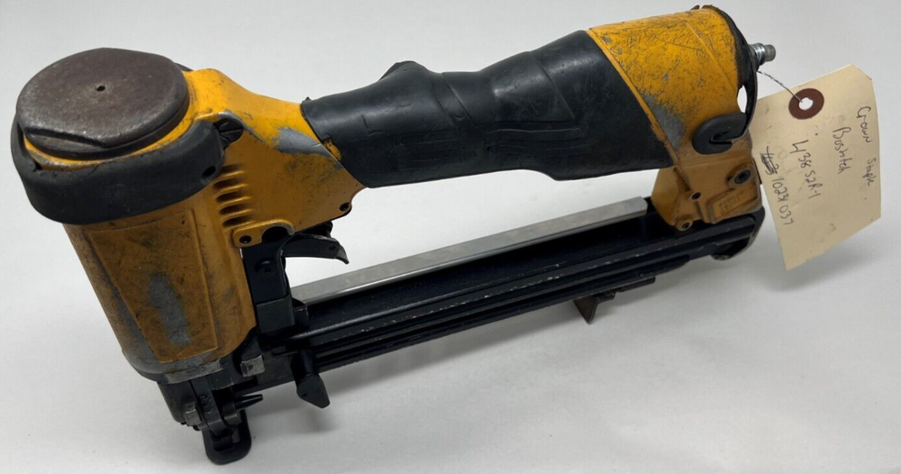 BOSTITCH 438S2R-1 Pneumatic WC Roofing Stapler