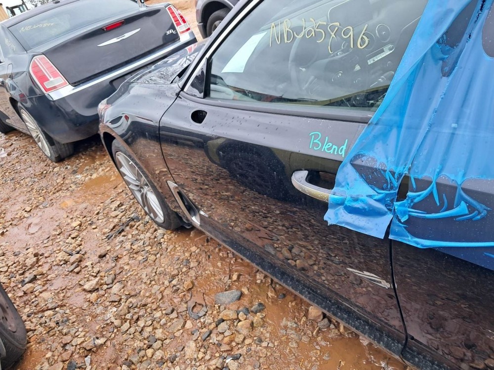 STINGER 2018 Glove Box 4845869