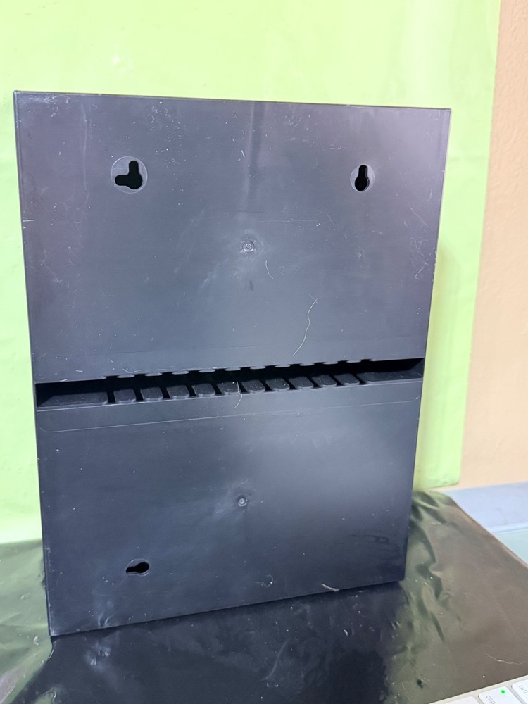 Case Logic 30 CD Hard Plastic Storage Rack Wall Mount Holder Organizer