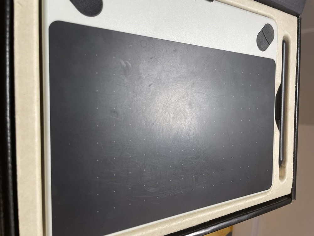 Wacom Intuos Draw Creative Graphics Tablet Small White- CTL490