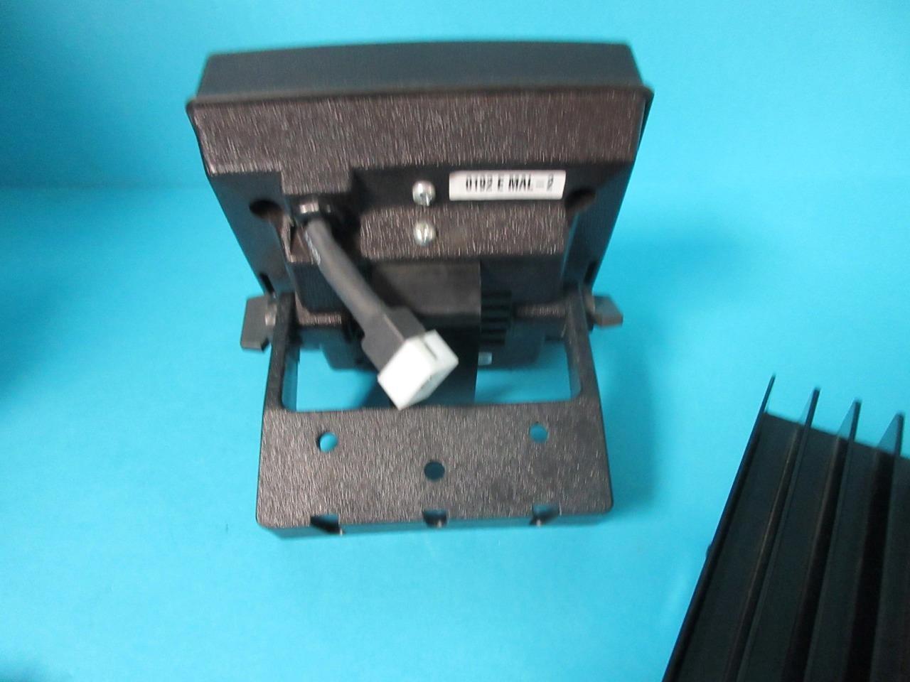 MOTOROLA XTS/MTP VEHICULAR ADAPTER NTN8560 N2001A W/ POWER AMPLIFIER MIC SPEAKER