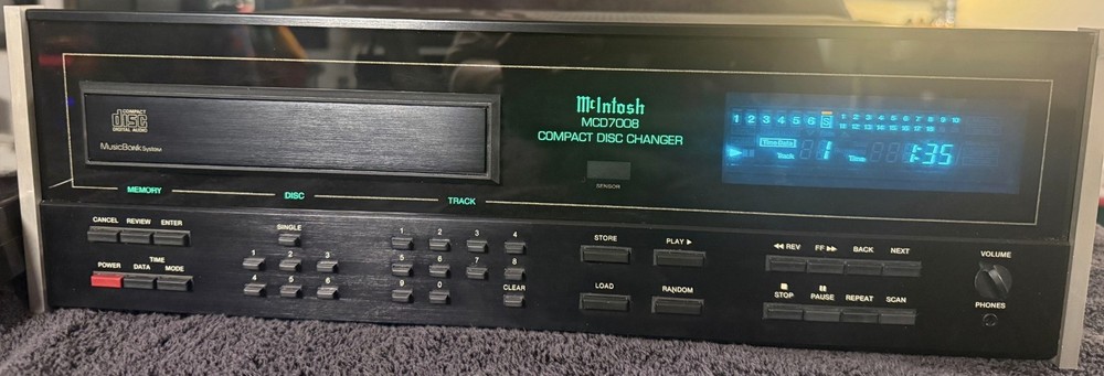 Beautiful Fully Functional McIntosh MCD7008 Compact Disc Changer