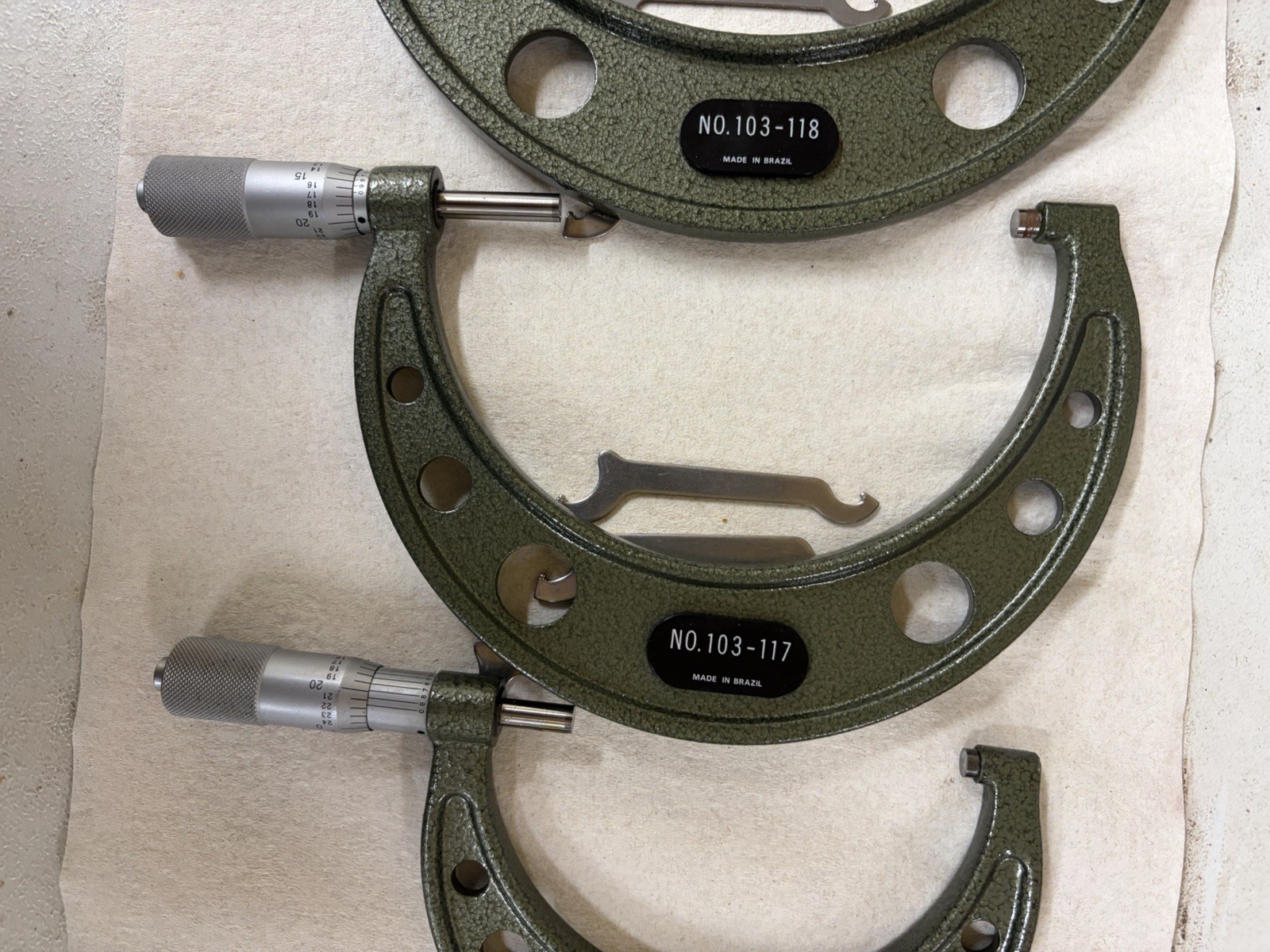 Mitutoyo 0-6 Micrometer Set .0001 Carbide Tips Made In Brazil With Standards