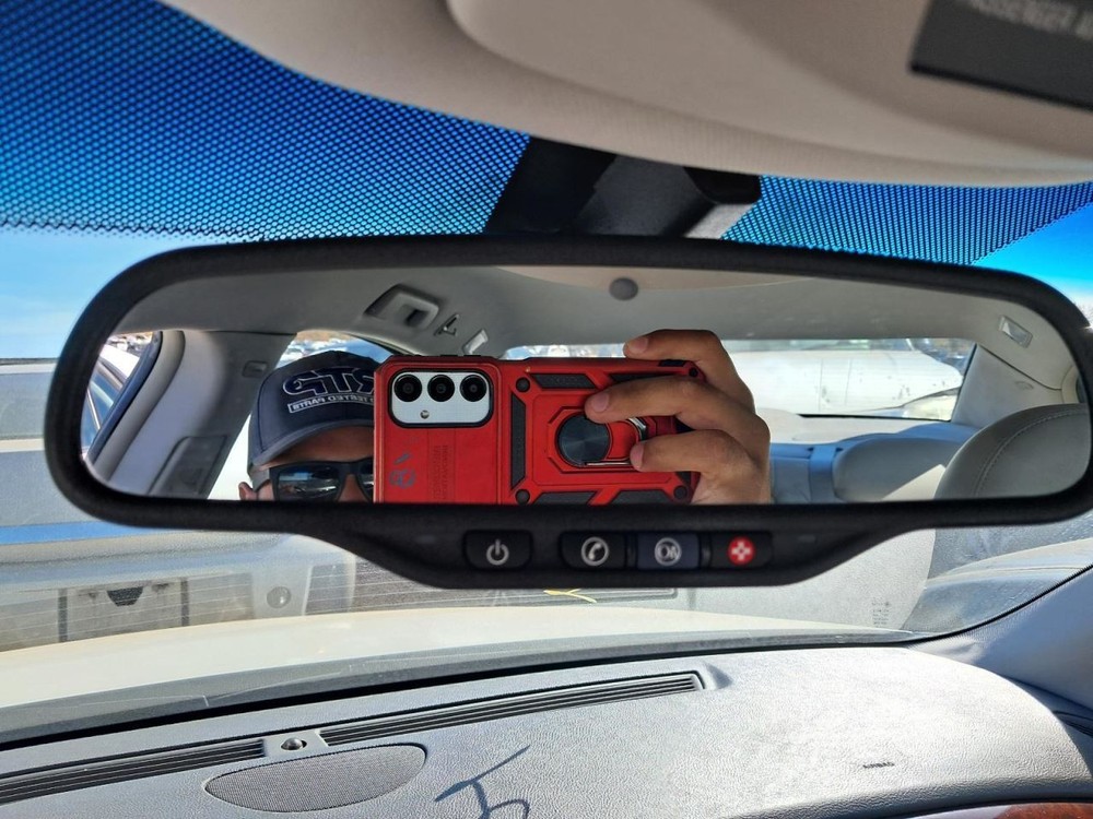 LUCERNE 2011 Glove Box 4857780